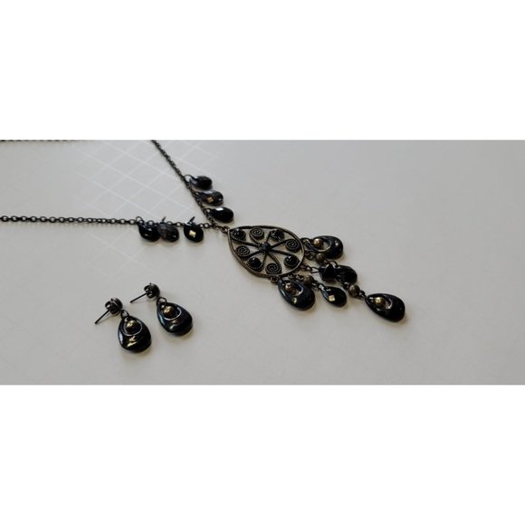 Avon vintage Necklace and earrings set - Picture 2 of 5